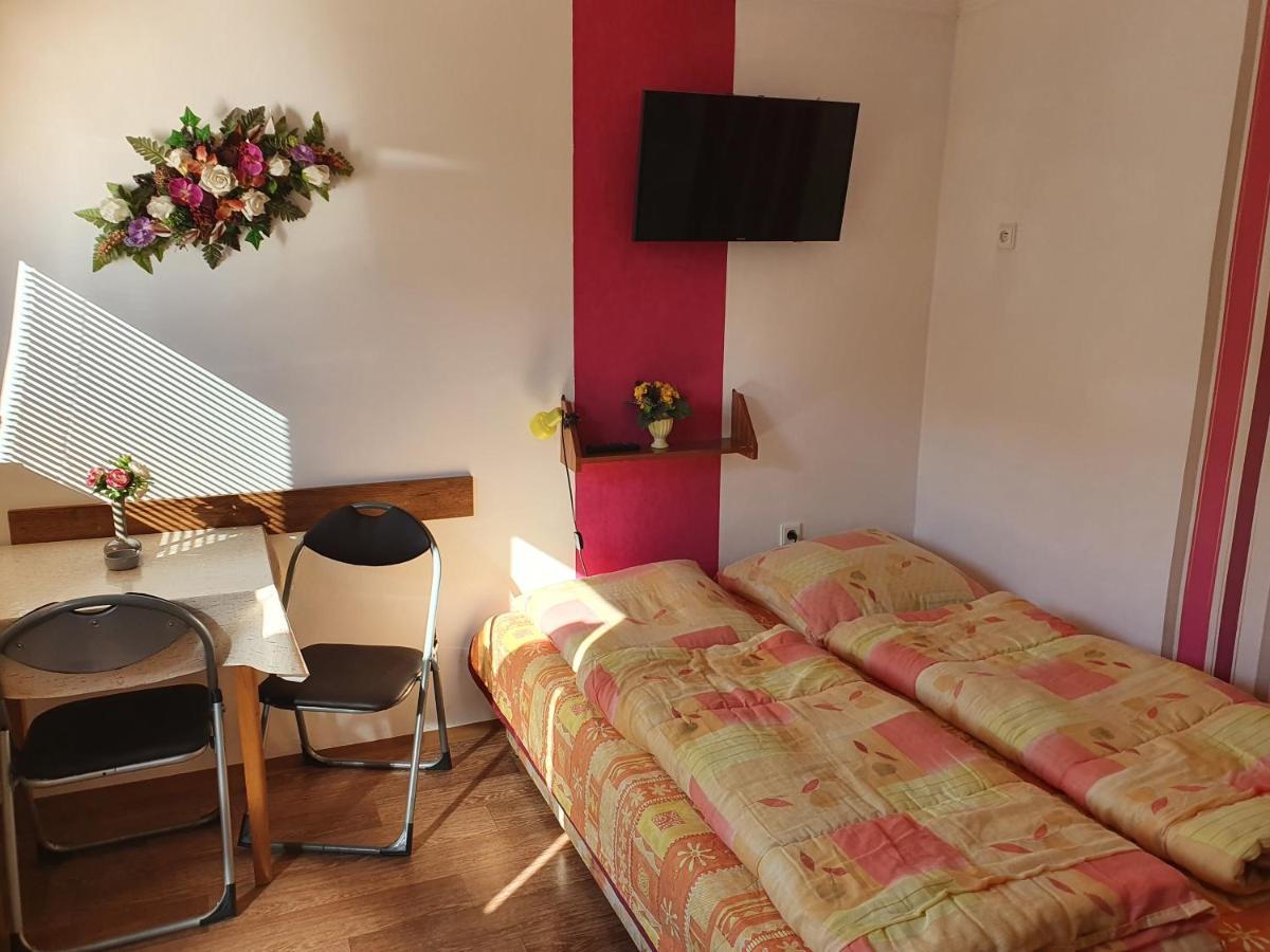 Privat U Jozefa Foeldesa Apartment Velky Meder Luaran gambar