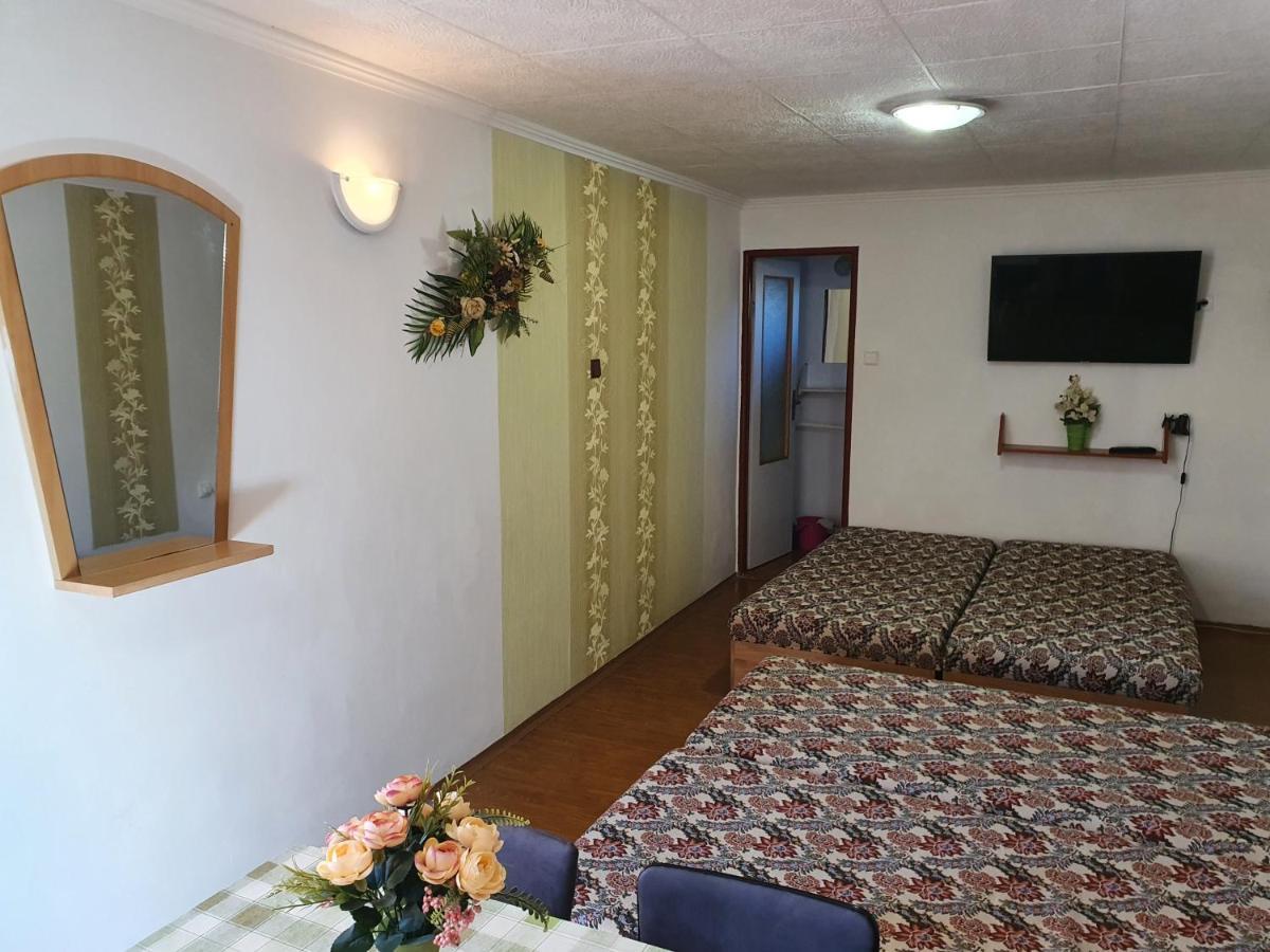 Privat U Jozefa Foeldesa Apartment Velky Meder Luaran gambar