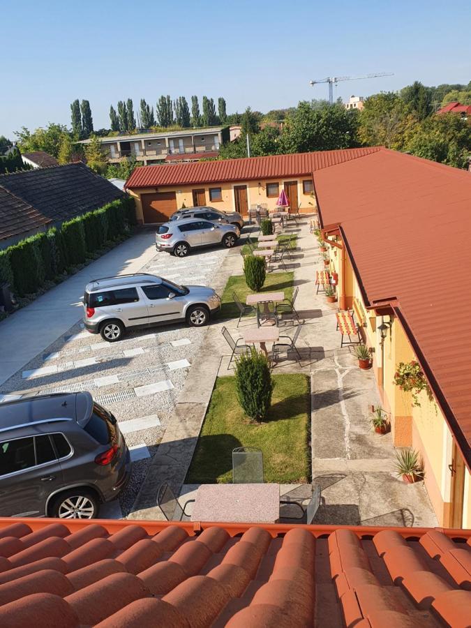 Privat U Jozefa Foeldesa Apartment Velky Meder Luaran gambar