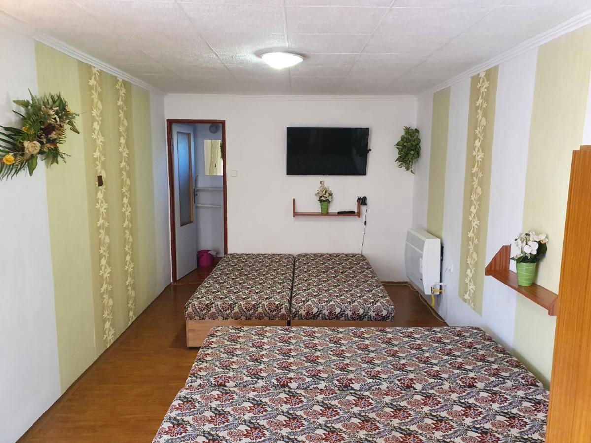 Privat U Jozefa Foeldesa Apartment Velky Meder Luaran gambar