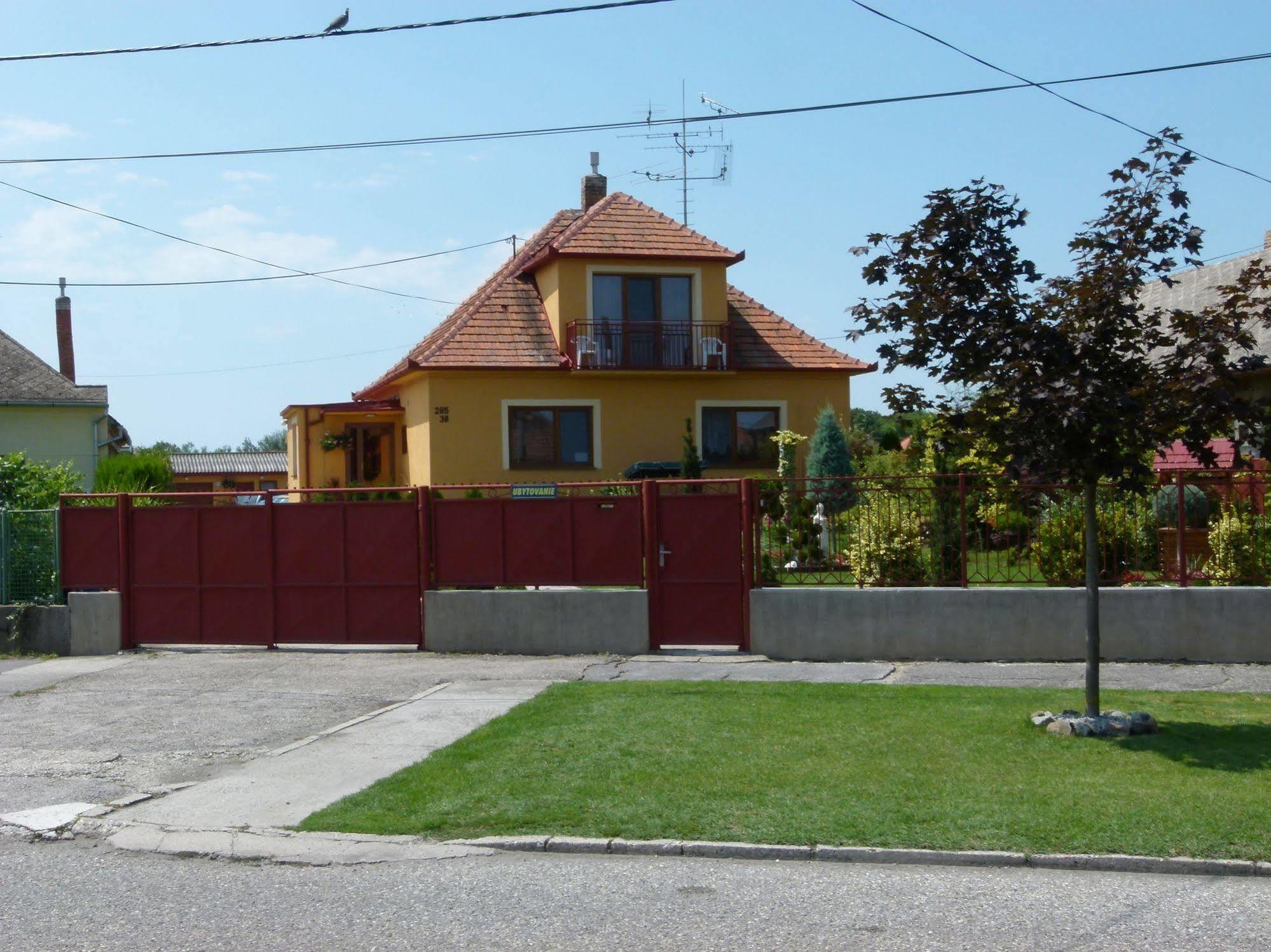 Privat U Jozefa Foeldesa Apartment Velky Meder Luaran gambar