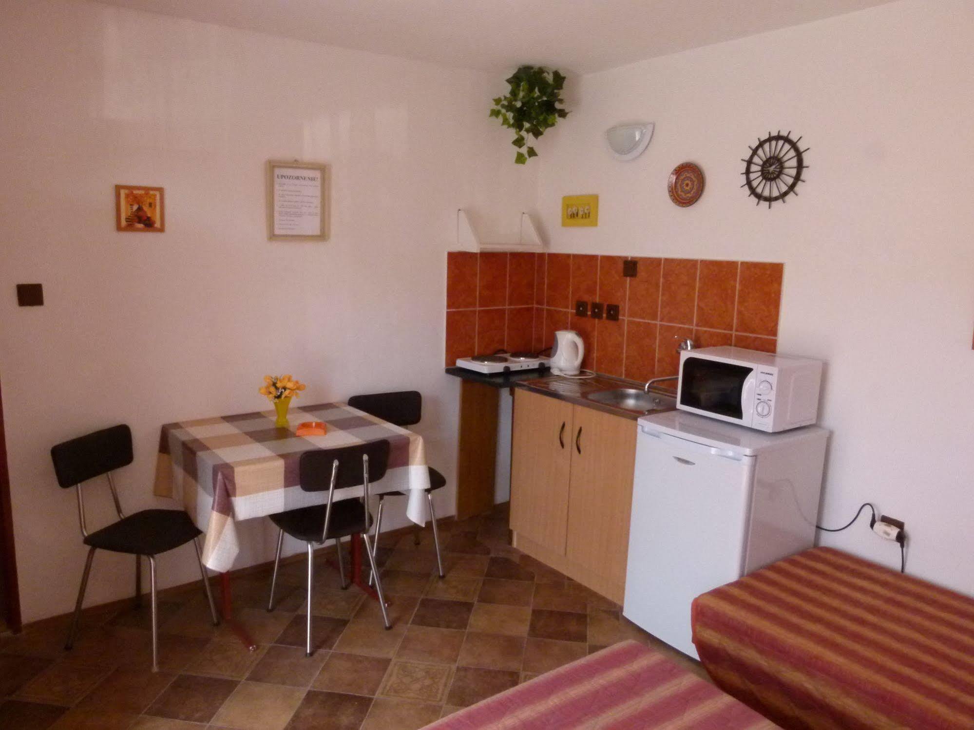 Privat U Jozefa Foeldesa Apartment Velky Meder Luaran gambar